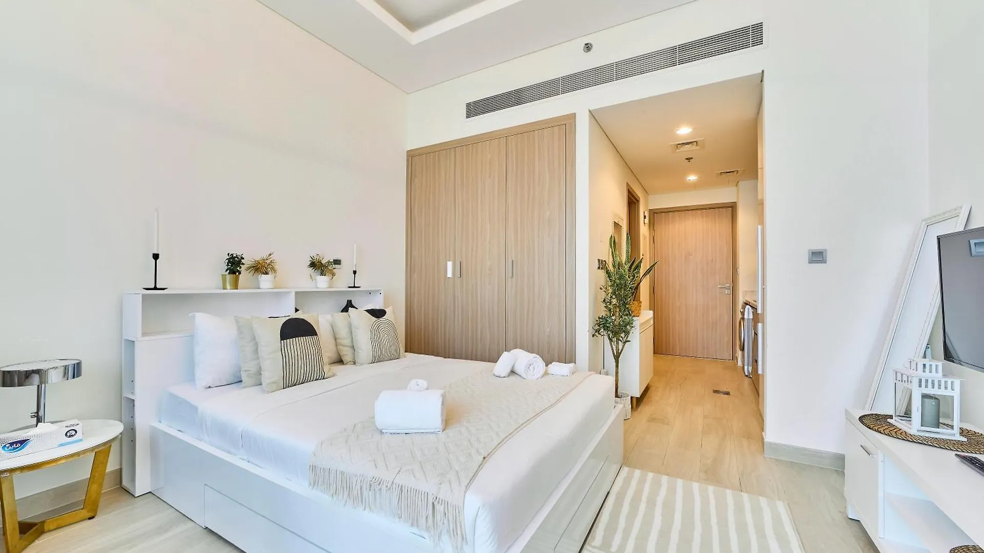 Elegant Studio In Al Jaddaf With Modern Amenities Dubai Apartment